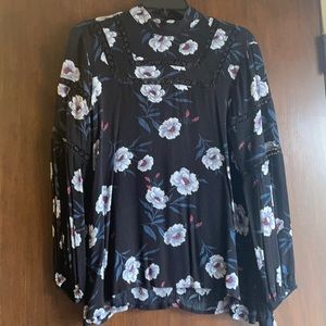 Bongo size M peasant style love sleeved tunic blouse with crochet, floral design